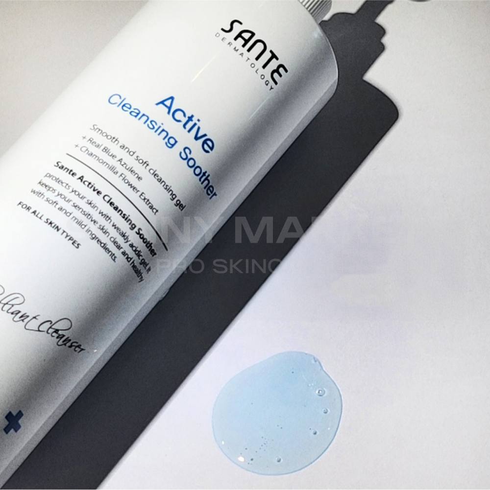 Texture of Guai Azulene Soothing Cleanser – creamy, gentle formulation